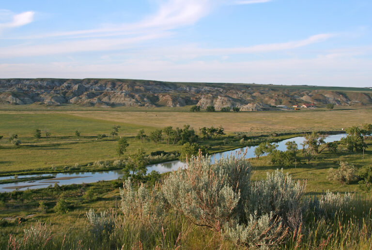 What river runs through Havre, Montana